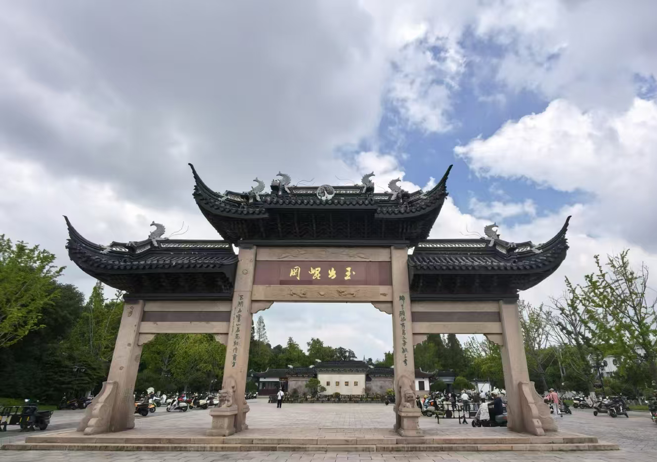 昆山市亭林公园智慧公厕案例